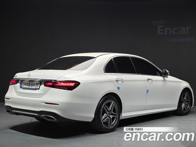 Mercedes-Benz E-Class 2023 — фото 2