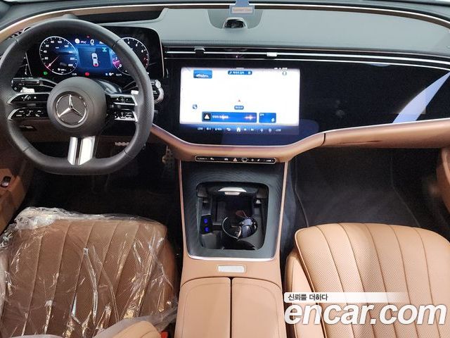 Mercedes-Benz E-Class 2025 — фото 10