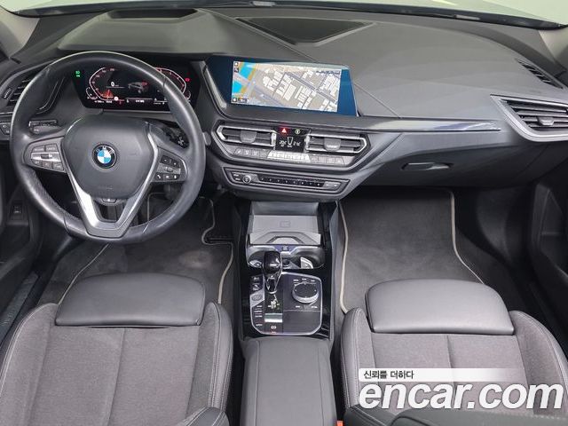BMW 1 Series 2023 — фото 10