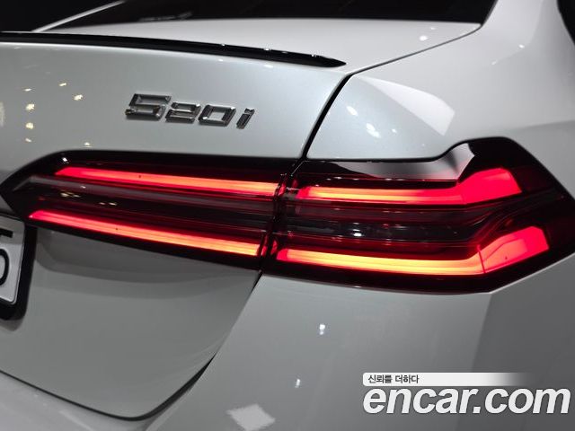 BMW 5 Series 2026 — фото 9