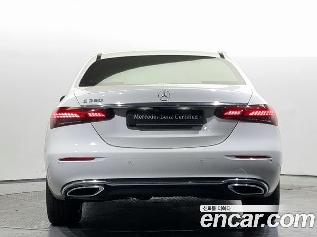 Mercedes-Benz E-Class 2022 — фото 5