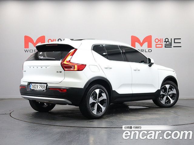 Volvo XC40 2024 — фото 2