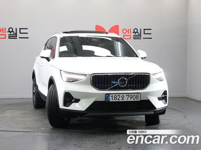 Volvo XC40 2024 — фото 3