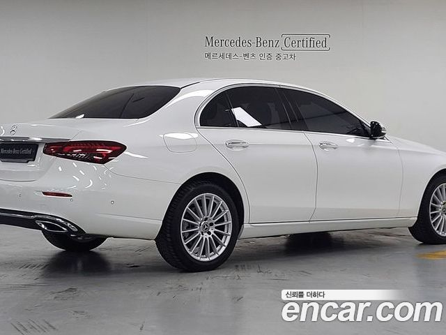 Mercedes-Benz E-Class 2023 — фото 2