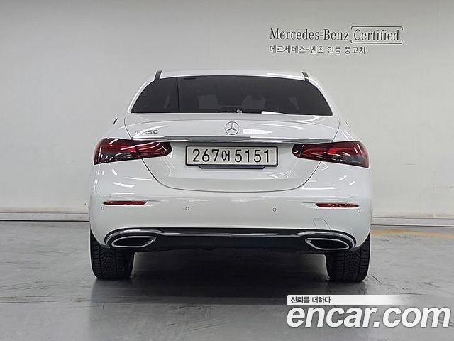 Mercedes-Benz E-Class 2023 — фото 4