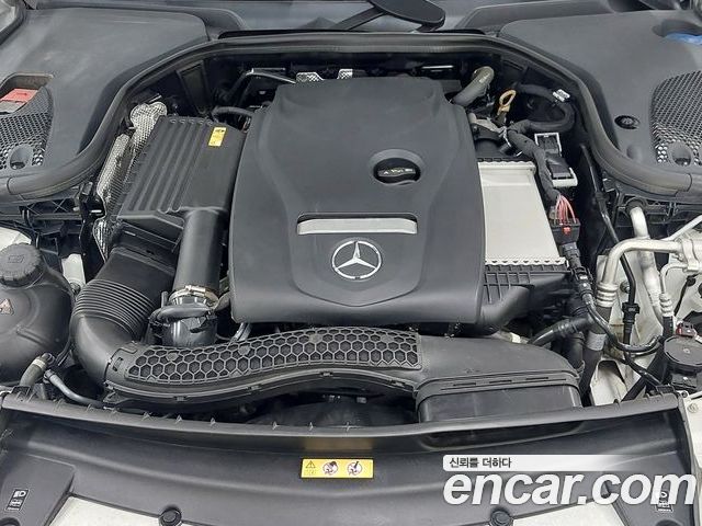 Mercedes-Benz E-Class 2023 — фото 6