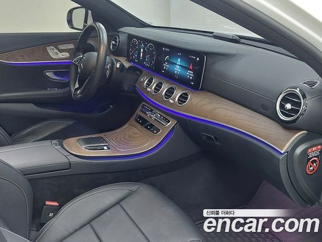 Mercedes-Benz E-Class 2023 — фото 9
