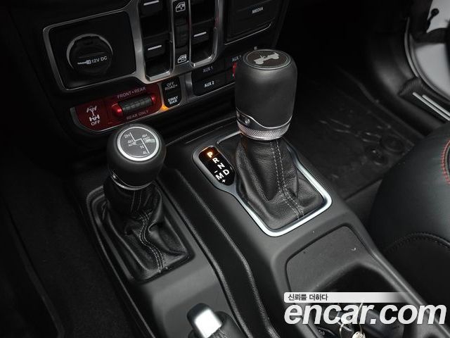 Jeep Wrangler 2025 — фото 9