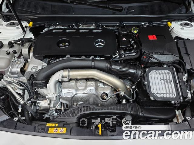 Mercedes-Benz A-Class 2024 — фото 6
