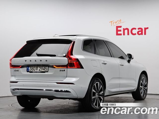 Volvo XC60 2022 — фото 2