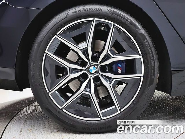 BMW 5 Series 2024 — фото 8
