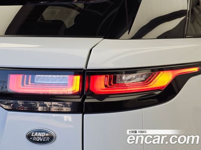 Land Rover Range Rover Velar 2023 — фото 9