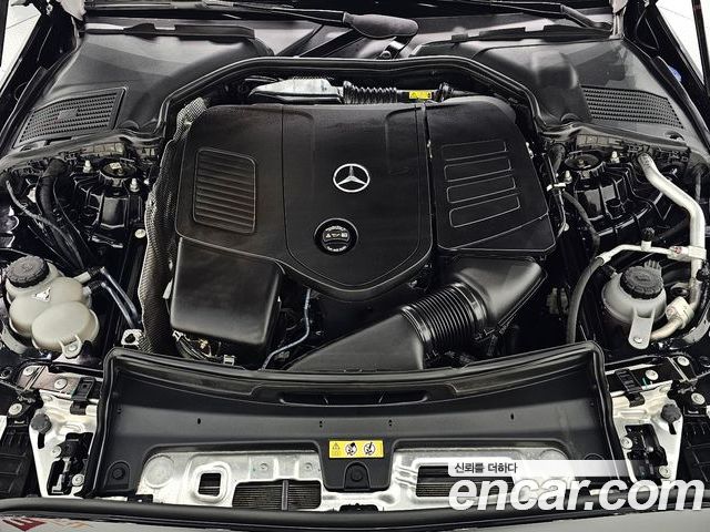 Mercedes-Benz C-Class 2023 — фото 6