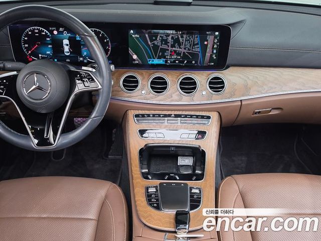 Mercedes-Benz E-Class 2022 — фото 10