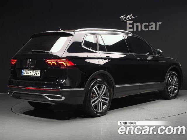 Volkswagen Tiguan 2023 — фото 2