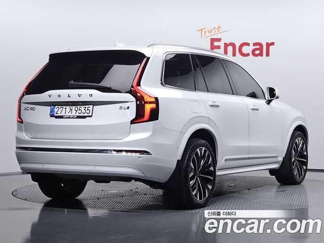 Volvo XC90 2026 — фото 2