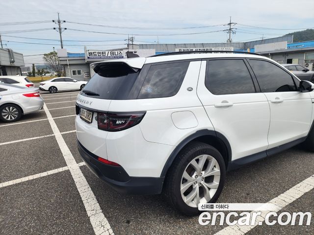 Land Rover Discovery Sport 2023 — фото 10