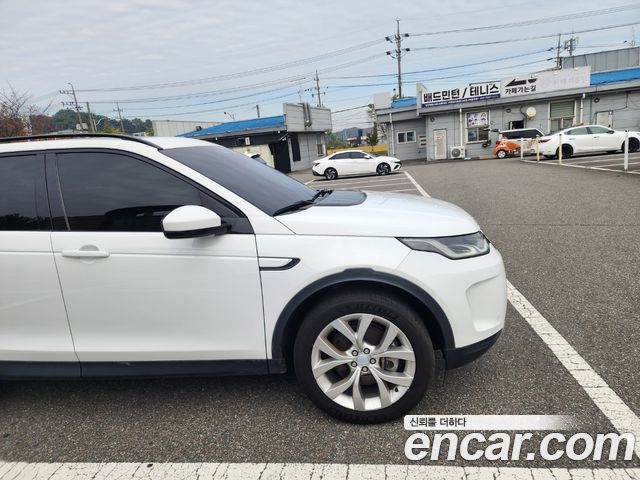 Land Rover Discovery Sport 2023 — фото 8