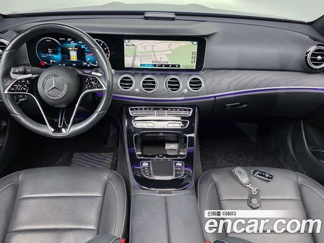Mercedes-Benz E-Class 2022 — фото 10