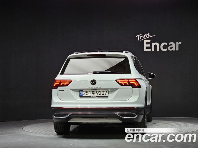 Volkswagen Tiguan 2023 — фото 4