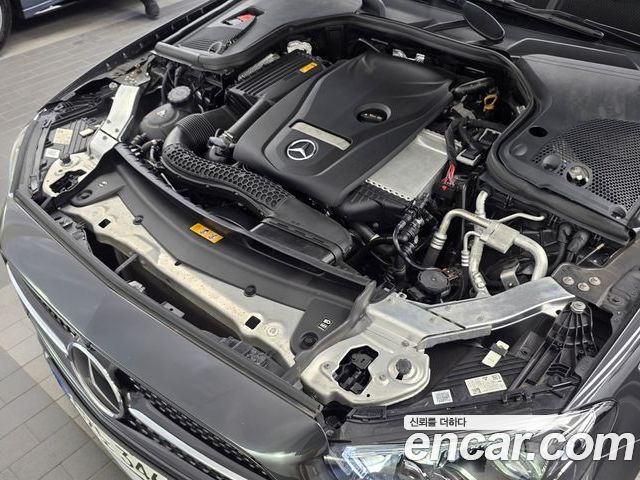 Mercedes-Benz E-Class 2023 — фото 6
