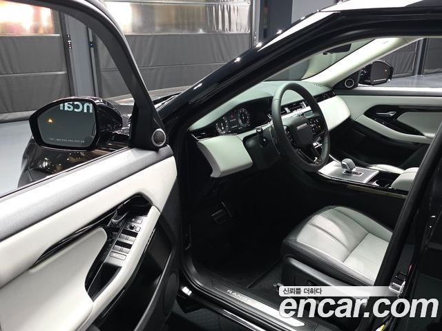 Land Rover Range Rover Evoque 2025 — фото 10