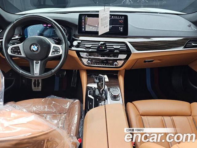 BMW 5 Series 2022 — фото 10