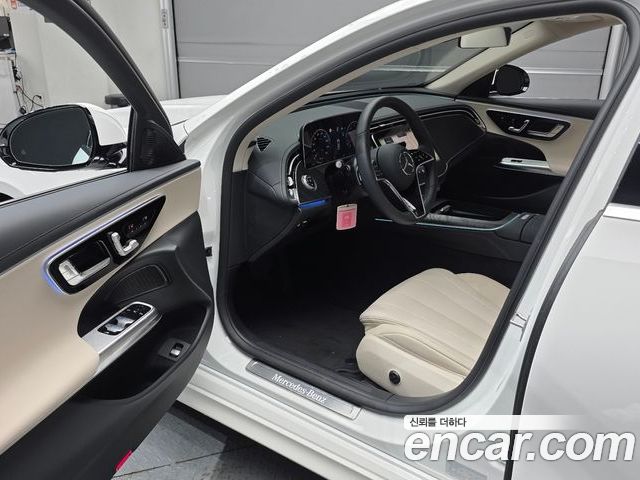 Mercedes-Benz E-Class 2025 — фото 10