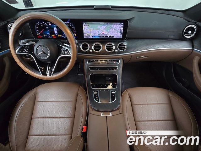 Mercedes-Benz E-Class 2023 — фото 7