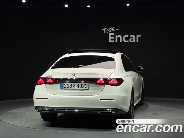 Mercedes-Benz E-Class 2025 — фото 4