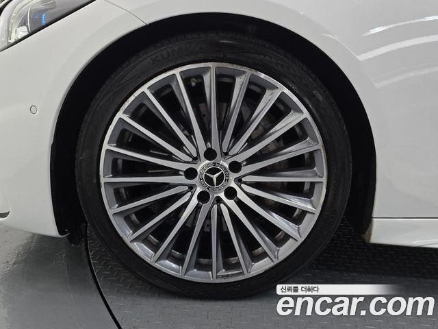 Mercedes-Benz C-Class 2023 — фото 5