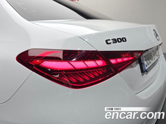 Mercedes-Benz C-Class 2023 — фото 9