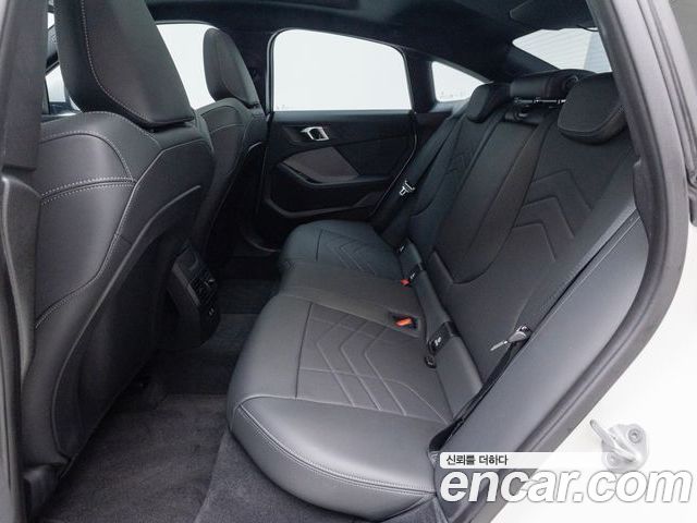 BMW 2 Series 2025 — фото 10