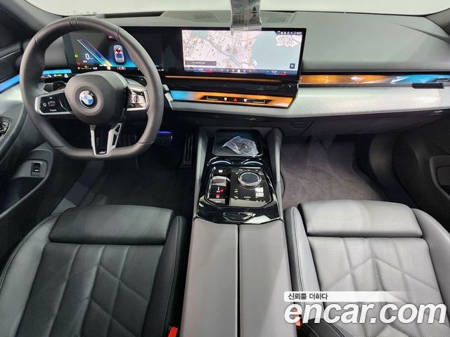 BMW 5 Series 2025 — фото 10