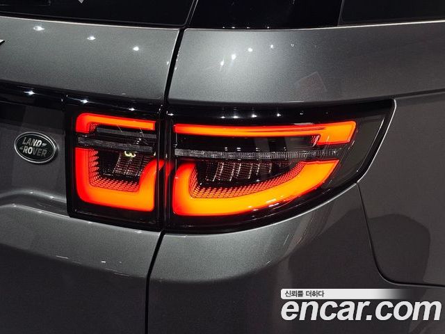 Land Rover Discovery Sport 2023 — фото 9