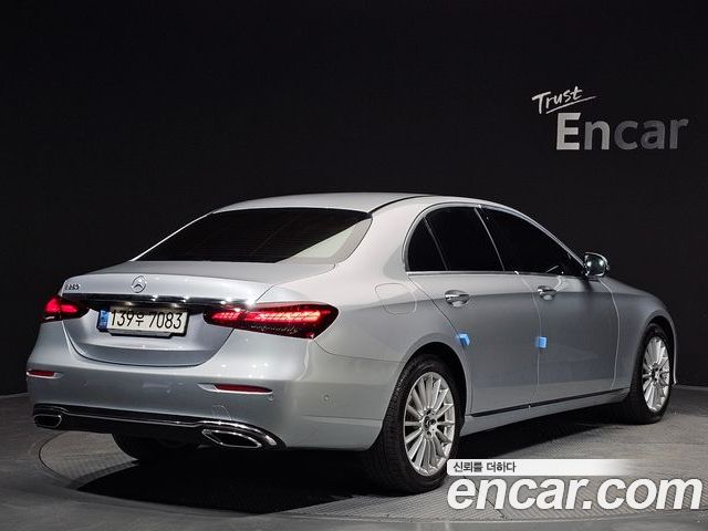 Mercedes-Benz E-Class 2022 — фото 2
