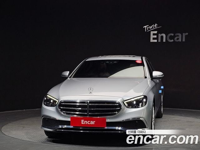 Mercedes-Benz E-Class 2022 — фото 3