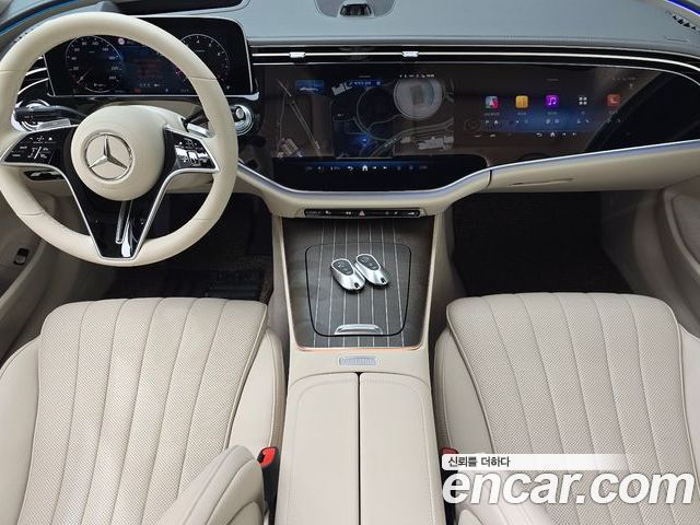 Mercedes-Benz E-Class 2024 — фото 10