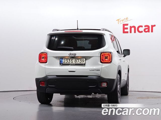 Jeep Renegade 2023 — фото 4