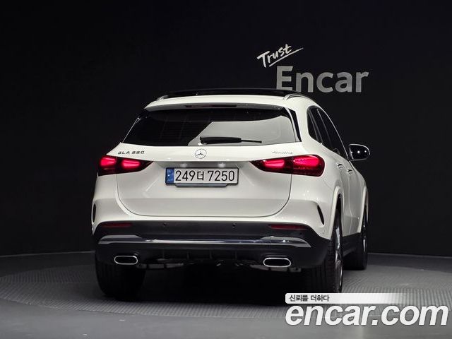 Mercedes-Benz GLA 2025 — фото 4