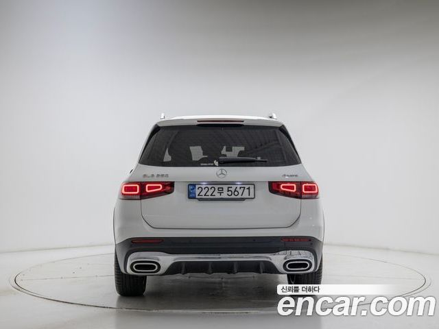 Mercedes-Benz GLB 2023 — фото 4