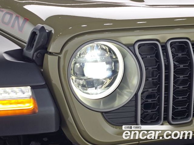 Jeep Wrangler 2025 — фото 8