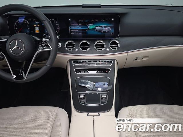 Mercedes-Benz E-Class 2023 — фото 10
