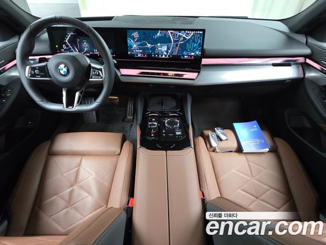 BMW 5 Series 2025 — фото 10