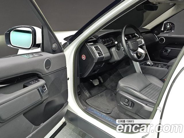 Land Rover Discovery 2023 — фото 10