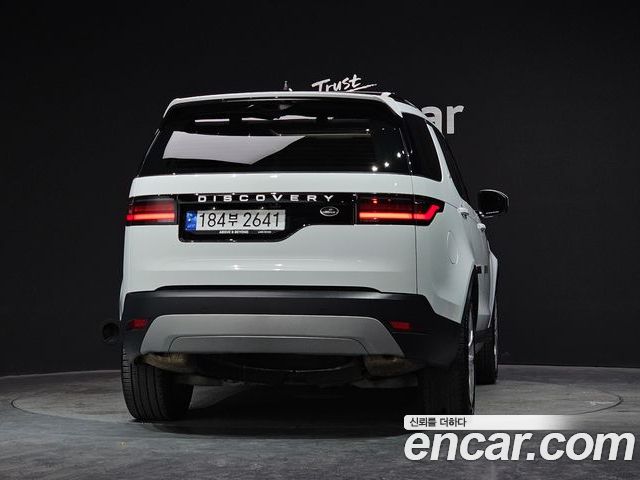 Land Rover Discovery 2023 — фото 4