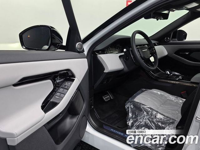 Land Rover Range Rover Evoque 2026 — фото 10