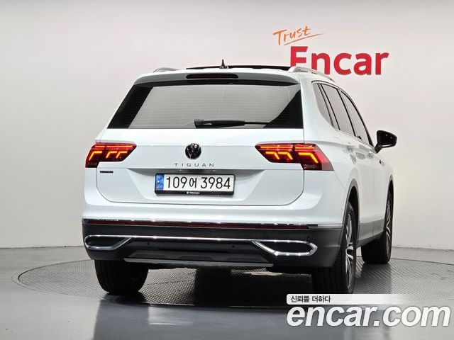 Volkswagen Tiguan 2023 — фото 4