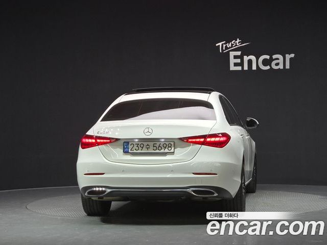 Mercedes-Benz C-Class 2023 — фото 4