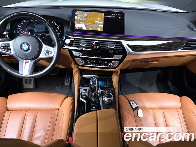 BMW 5 Series 2022 — фото 10